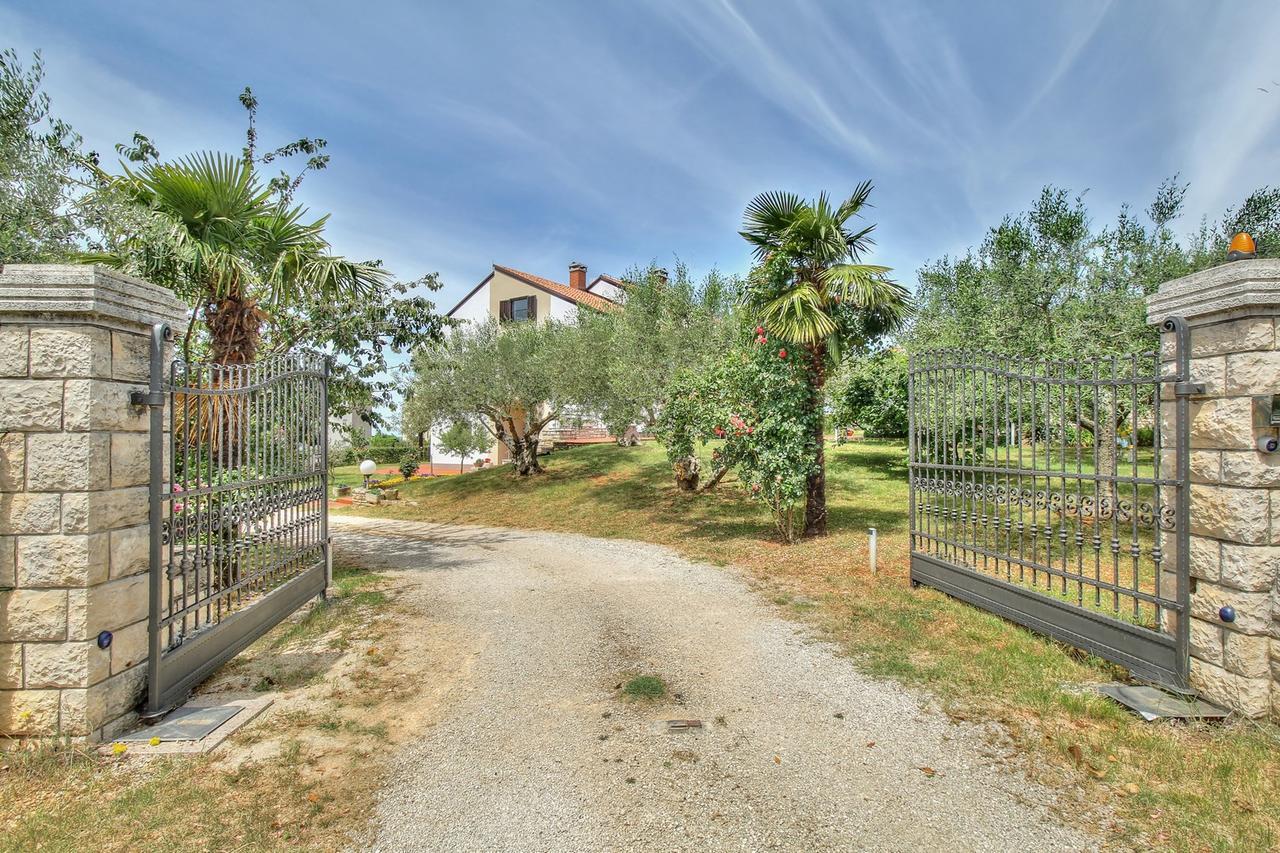Nadia House With Apartments Zambratija  Bagian luar foto