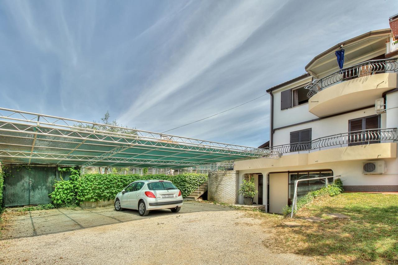 Nadia House With Apartments Zambratija  Bagian luar foto